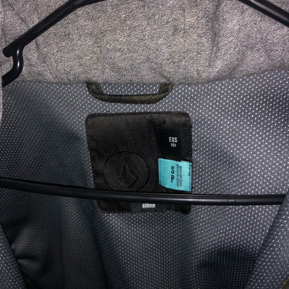 Volcom jacket ! - Picture 2 of 5